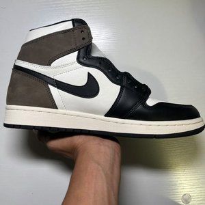 Air Jordan 1 Retro High OG "Dark Mocha"